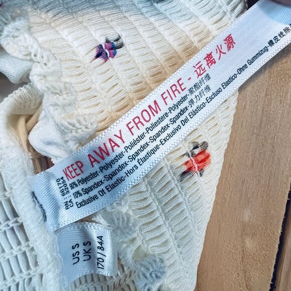 Out From Under Urban Outfitters Floral Smocked Crop Top Crochet Cottagecore S - Picture 3 of 5